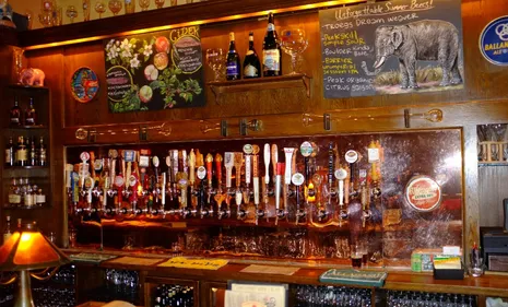 Mariage du prince Harry : les pubs pourront exceptionnellement...