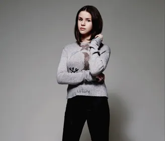 Marina Kaye coupe ses cheveux et pose sans maquillage (Photo)