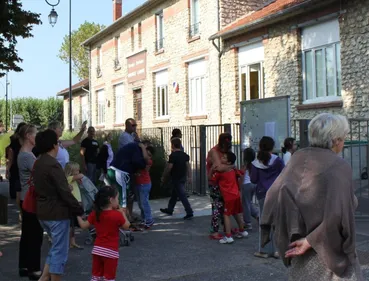 Un enfant de 9 ans menace un camarade avec un couteau