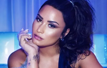 Demi Lovato montre ses seins sur Instagram (Photo)