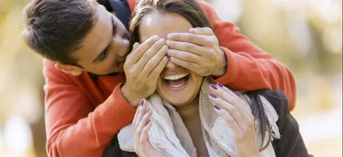 Le « flexting » : le nouveau-venu du lexique de la drague