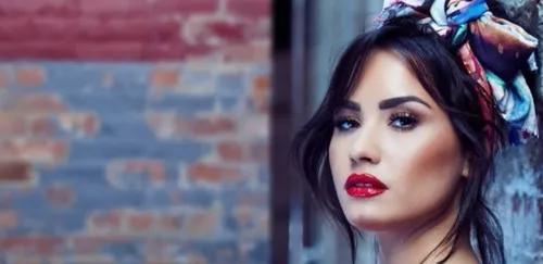 Demi Lovato affiche fièrement sa cellulite et ses bourrelets (Photos)