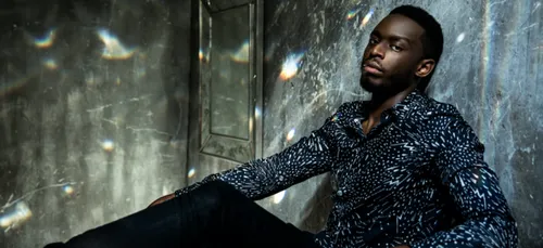 Dadju dévoile une vieille photo de famille, il est méconnaissable !