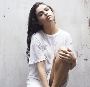 Selena Gomez se rase la tête (Photo)
