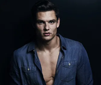 Quand Laure Manaudou se moque du slip de bain moulant de Florent...