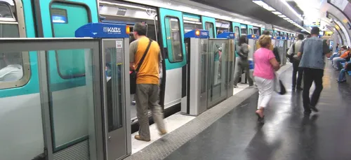 Un lieutenant-colonel interpellé après s’être masturbé dans le métro