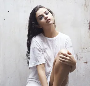 Selena Gomez change encore de tête et coupe tout cette fois-ci !...