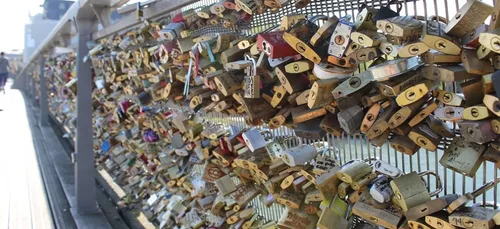Les cadenas d’amour plus forts que la Ville de Paris