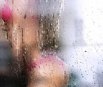 Il poste une photo de sa femme nue pour vendre sa maison