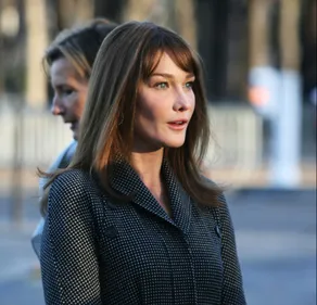 Carla Bruni : sa ressemblance troublante avec Bella Hadid (Photo)