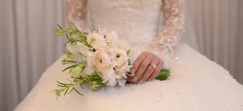 La même robe de mariée que Meghan Markle existe à un prix abordable !