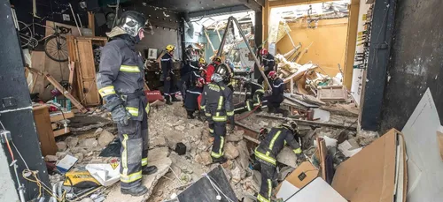 Un pavillon explose en plein Paris