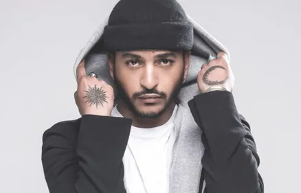 Slimane dévoile l’affiche de son premier film (Photo)