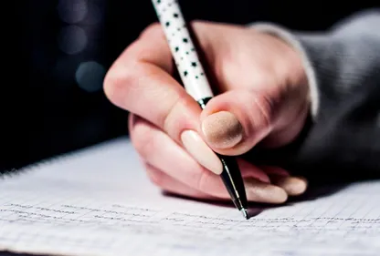 Sur le point d’accoucher, elle passe son examen à Harvard sous...