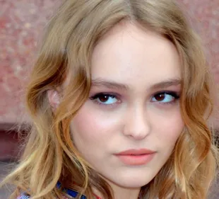 Lily-Rose Depp et Robert Pattinson réunis dans le film "The King"