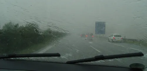 La pluie provoque des embouteillages record en Ile-de-France