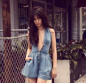 Camila Cabello lance la chorégraphie « Sangria Challenge » sur la...
