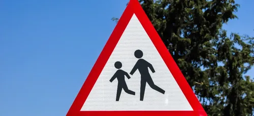 Essonne : une petite fille de 3 ans oubliée dans un bus scolaire