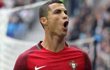 Mondial 2018 : Cristiano Ronaldo réconforte un enfant et émeut la...
