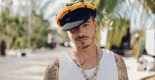 J Balvin révèle être impressionné par Lisandro Cuxi (Vidéo)