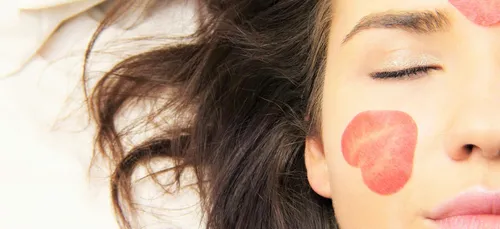 #FreeThePimple : ces femmes qui assument leur acné (Vidéo)