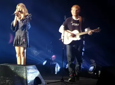 Ed Sheeran invite Louane pour un sublime duo au Stade de France...