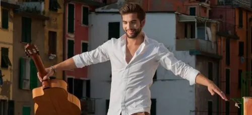 Kendji Girac, très en forme, profite de ses vacances en Corse (photo)