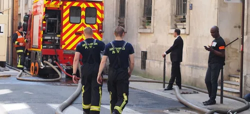 Un sapeur-pompier de Paris bat un nouveau record du monde (VIDEO)