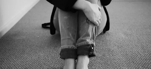 Victime de violences conjugales, elle est expulsée de chez elle...