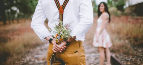 Une femme rassemble une centaine d'hommes pour un rdv "Tinder"...