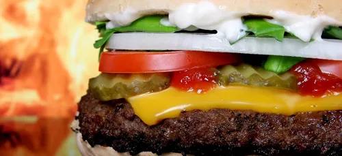 Un fast-food propose un menu à 5 000 calories et choque la toile