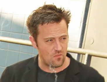 Friends : gravement malade, Matthew Perry révèle être hospitalisé...