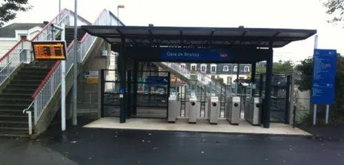 Essonne : un lycéen frappé à coup de marteau est dans le coma