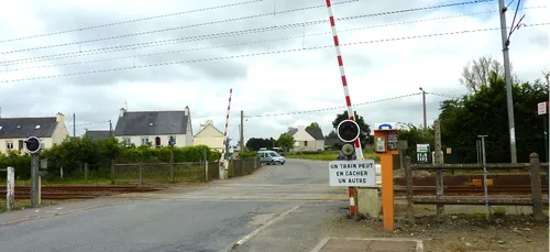 Yvelines : un automobiliste mortellement percuté par un train de la...