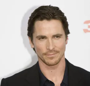 Christian Bale est méconnaissable dans la bande-annonce de « Vice »...