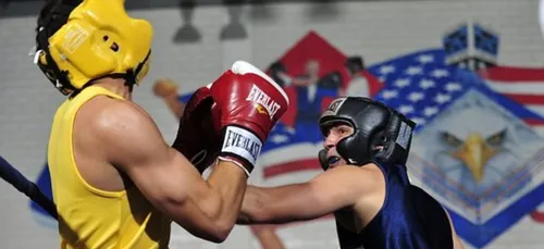 Un combat de boxe se termine en bagarre générale (Vidéo)
