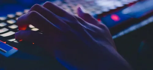 Bobigny : il menaçait des adolescentes pour qu'elles lui envoient...