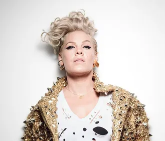 Pink fait un duo avec sa fille de 7 ans sur un album spécial !