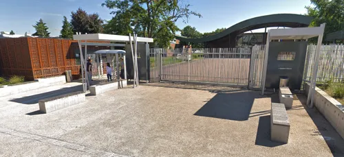 Créteil : le lycéen qui a menacé sa prof avec une arme mis en examen