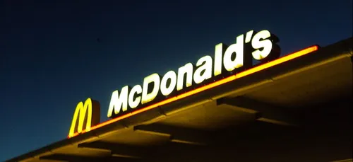 « Mc Manif » : les salariés de McDonald's manifestent dans les...