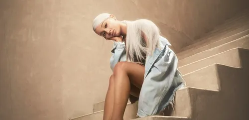Ariana Grande en deuil : elle partage une nouvelle vidéo émouvante...