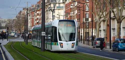 Tram T3b : les premières rames sans usager circulent