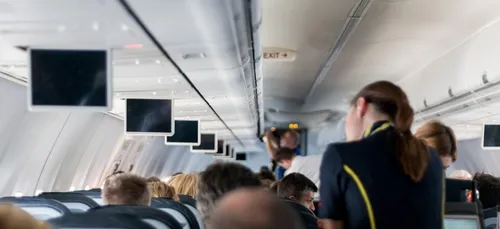 Le beau geste d’une hôtesse de l’air pour calmer un bébé affamé...