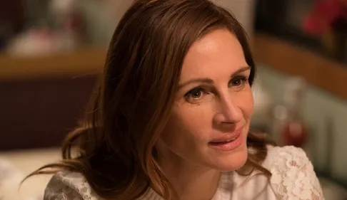 Quand Ellen DeGeneres relooke Julia Roberts en Kardashian (vidéo)