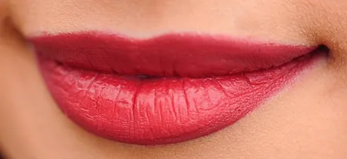 Découvrez les rouges à lèvres en forme de pénis (Photos)