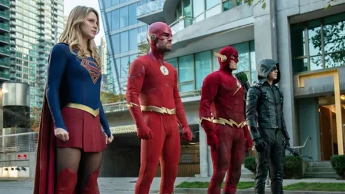 Elseworlds : les héros du ArrowVerse perdent la tête dans la...