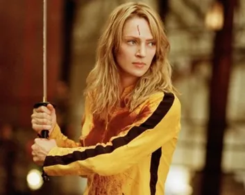 Uma Thurman pose avec les Gilets Jaunes dans les rues de Paris (photo)