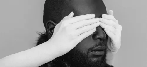Maître Gims dévoile une photo de lui, musclé et sans lunettes !