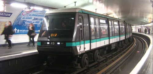 Elle filme un homme en train de se masturber dans le métro