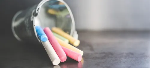 Manger de la craie : la dernière tendance insolite sur les réseaux...